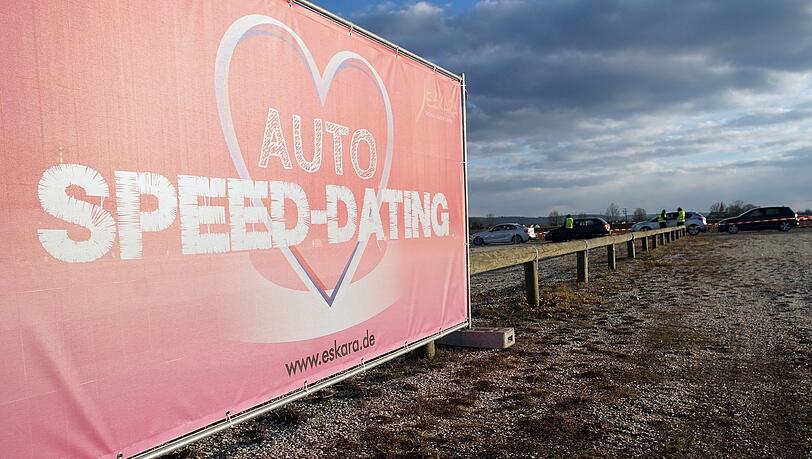 Neben Motoröl liegt Liebe in der Luft. 60 Matches hat es beim ersten Speed-Dating vor rund zwei Wochen gegeben. Neben Motoröl liegt Liebe in der Luft. 60 Matches hat es beim ersten Speed-Dating vor rund zwei Wochen gegeben.