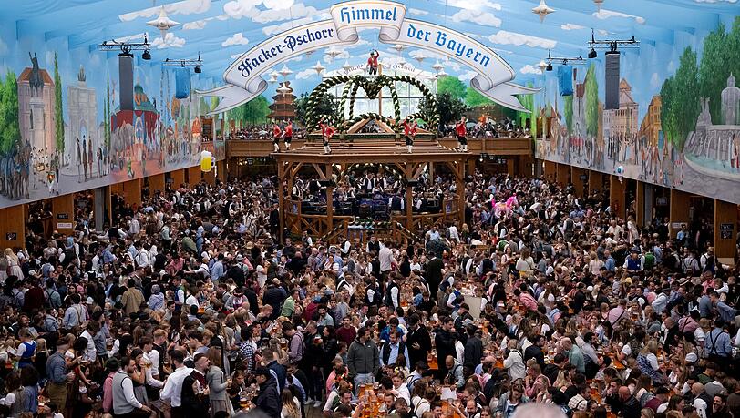 Wer sicher einen Platz im Wiesnzelt ergattern möchte, sollte im Idealfall reservieren. Dafür gibt es beim nächsten Oktoberfest nun neue Regeln.