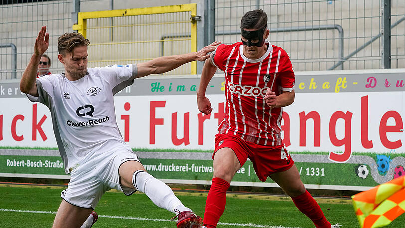 Masken-Power aus der Profi-Mannschaft: Roland Sallai sammelt Spielpraxis für die Bundesliga Masken-Power aus der Profi-Mannschaft: Roland Sallai sammelt Spielpraxis für die Bundesliga