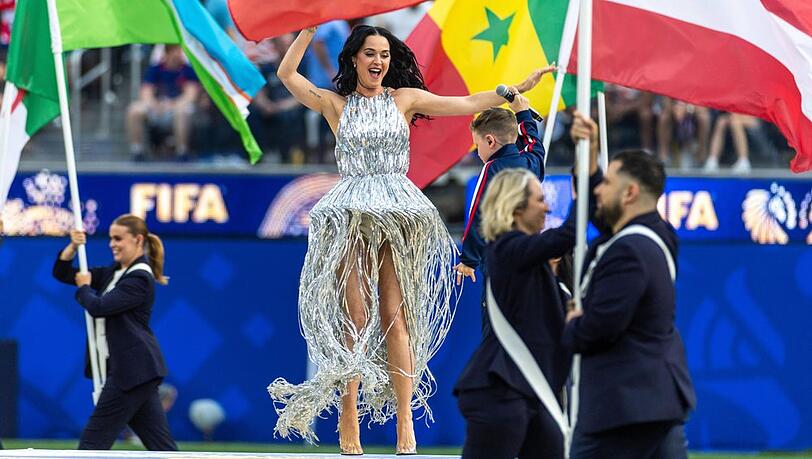 Katy Perry beim US-Eröffnungsspiel der Fußball-WM. Katy Perry beim US-Eröffnungsspiel der Fußball-WM.
