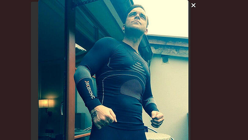 Robbie Williams posiert in Skiunterwäsche Robbie Williams posiert in Skiunterwäsche