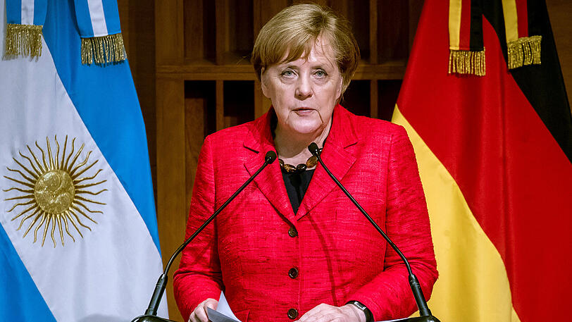 Bundeskanzlerin Angela Merkel spricht in Buenos Aires in Argentinien bei der Pressekonferenz im Präsidentenpalast. Merkel hält sich zur Vorbereitung des G20 Gipfels in Argentinien auf.