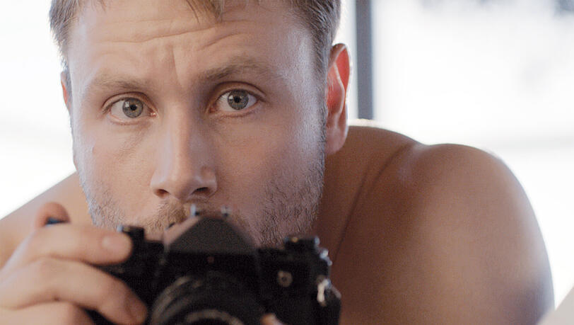 Max Riemelt als pädosexueller Architekt Markus in einer Szene des Films „Kopfplatzen“. Max Riemelt als pädosexueller Architekt Markus in einer Szene des Films „Kopfplatzen“.