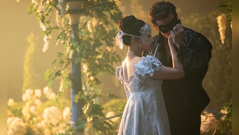 Die vierte "Bridgerton"-Staffel dreht sich um das Liebesleben von Benedict Bridgerton (Luke Thompson) und seiner Herzensdame Sophie (Yerin Ha).