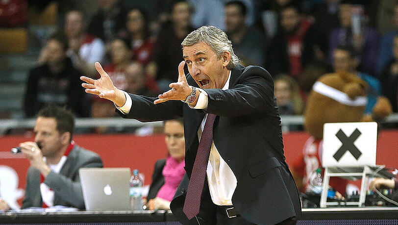 Nicht nur an der Seitenline ein Vulkan: Svetislav Pesic. Nicht nur an der Seitenline ein Vulkan: Svetislav Pesic.