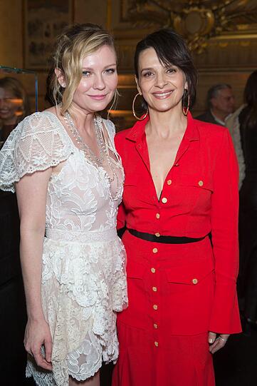 Was ist nur mit dem Gesicht von Kirsten Dunst (li.) passiert? Juliette Binoche (re.) lächelt die Sorgen weg