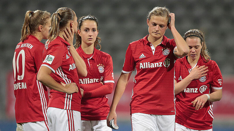 Frust pur bei den Bayern-Spielerinnen nach der 0:2-Niederlage gegen den VfL Wolfsburg.
