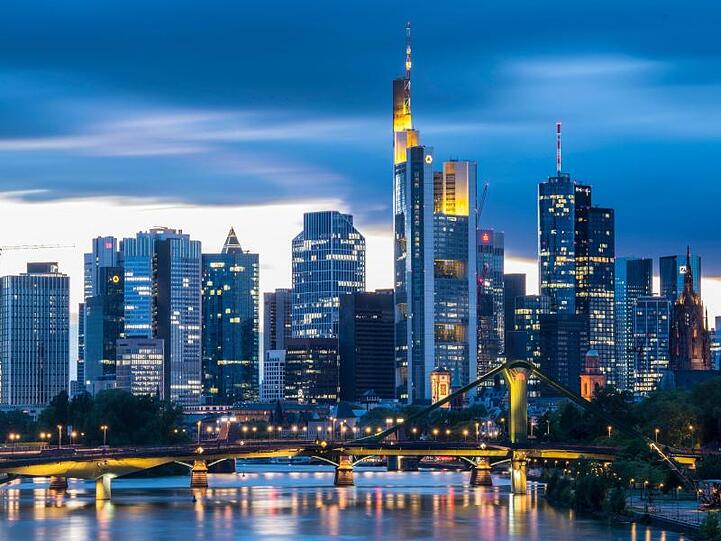 In den vergangenen Monaten sind Mitarbeiter von London nach Frankfurt gezogen.