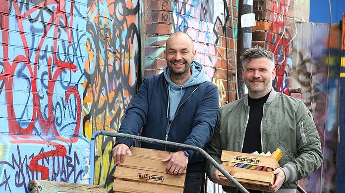 Mit der Wurstschmiede haben sich Jochen Donauer (links) und Sascha Haas einen Traum verwirklicht.