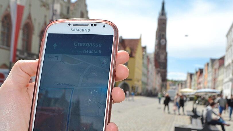 Auch in der Altstadt klagen manche über das schlechte Netz für den Mobilfunk.