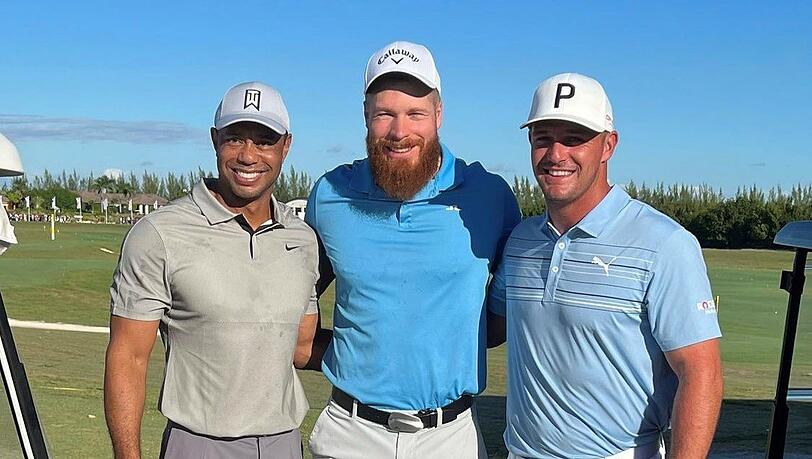 Gruppenbild mit Golf-Legenden: Tiger Woods, Martin Borgmeier und Bryson DeChambeau (von links).