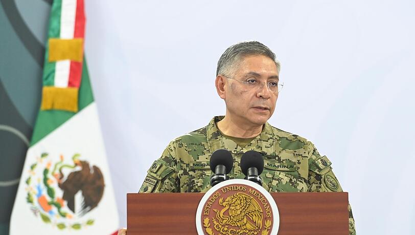Eine Tsunami-Warnung wurde herausgegeben, wie der Marineminister Raymundo Morales sagte. Eine Tsunami-Warnung wurde herausgegeben, wie der Marineminister Raymundo Morales sagte.