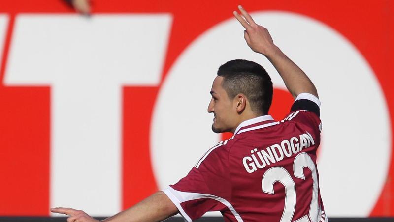 Ilkay Gündogan jubelt über einen Treffer für den 1.FC Nürnberg.