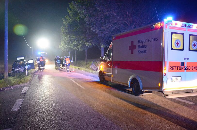 Der betrunkene Audi-Fahrer achtete nicht auf den Gegenverkehr: Die Bilder von der Unfallstelle.