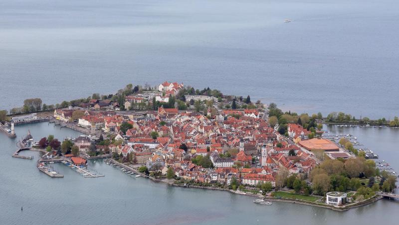 Blick über den Bodensee mit der Insel Lindau. Foto: Thomas Warnack/dpa/Archivbild Blick über den Bodensee mit der Insel Lindau. Foto: Thomas Warnack/dpa/Archivbild