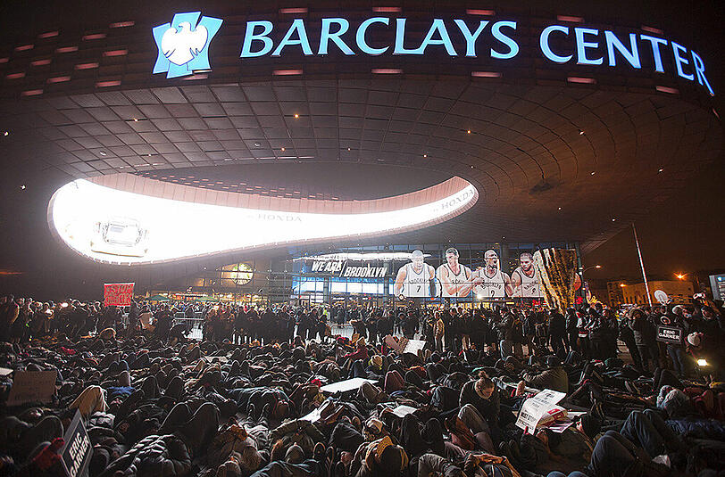 In New York legten sich Demonstranten bei einem "Die in" auf den Boden.