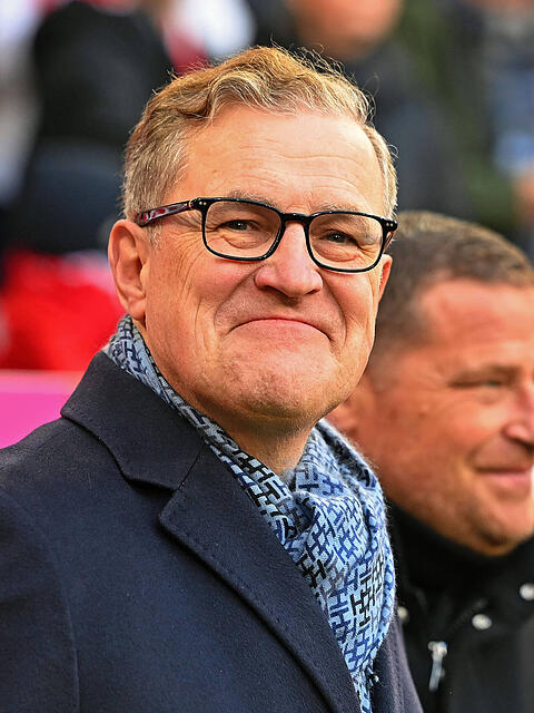 Bayerns Vorstandsboss Jan-Christian Dreesen darf sich wegen der WM &uuml;ber einen warmen Geldregen freuen.