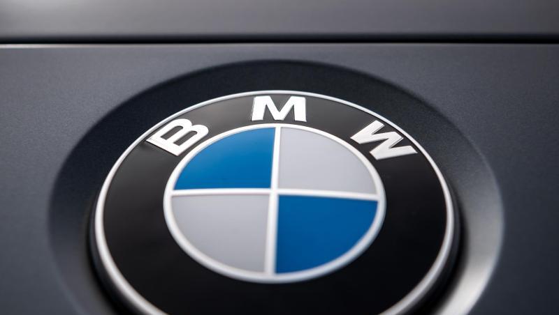 Das Logo des Münchner Autobauers BMW ist auf einem Auto zu sehen. Foto: Sina Schuldt/dpa/Archivbild Das Logo des Münchner Autobauers BMW ist auf einem Auto zu sehen. Foto: Sina Schuldt/dpa/Archivbild