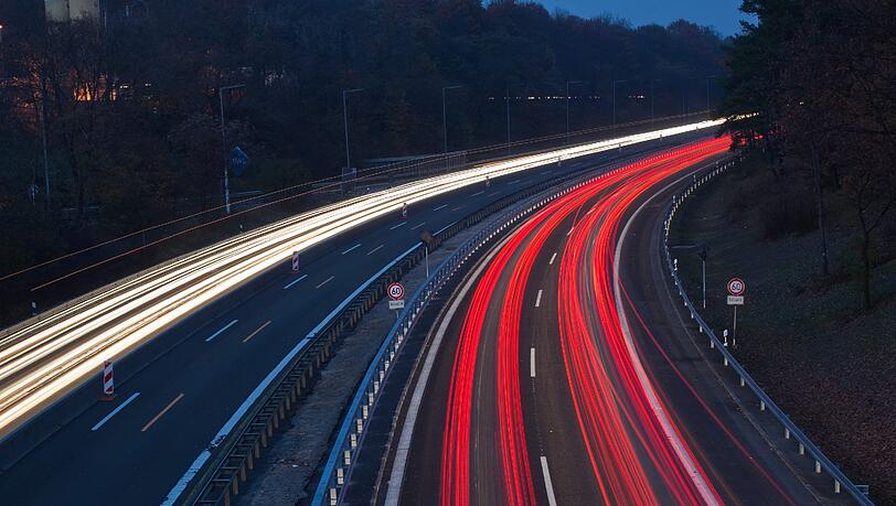 Mit knapp 2 Promille Alkohol im Blut, verirrte sich ein Radfahrer am Freitagmorgen auf die Autobahn. Mit knapp 2 Promille Alkohol im Blut, verirrte sich ein Radfahrer am Freitagmorgen auf die Autobahn.