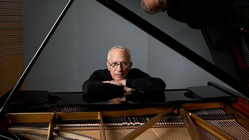 James Newton Howard ist der Mann hinter den großen Filmmusiken zu "King Kong", "Batman Begins", "Die Tribute von Panem" und vielen weiteren Blockbustern.