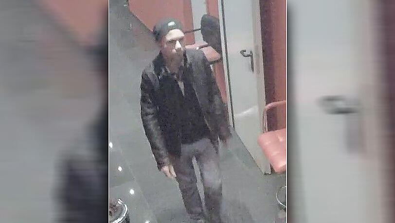 Ein Bild des bislang unbekannten Täters. Eine Öffentlichkeitsfahndung wurde eingeleitet.