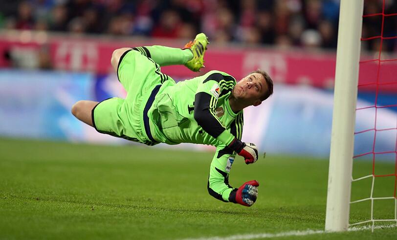 MANUEL NEUER - NOTE 3 - Gut gegen Rolfes&rsquo; Weitschuss (29.), flog später an einer Flanke vorbei (41.). Ansonsten war Frieren angesagt. Beim Gegentor machtlos.