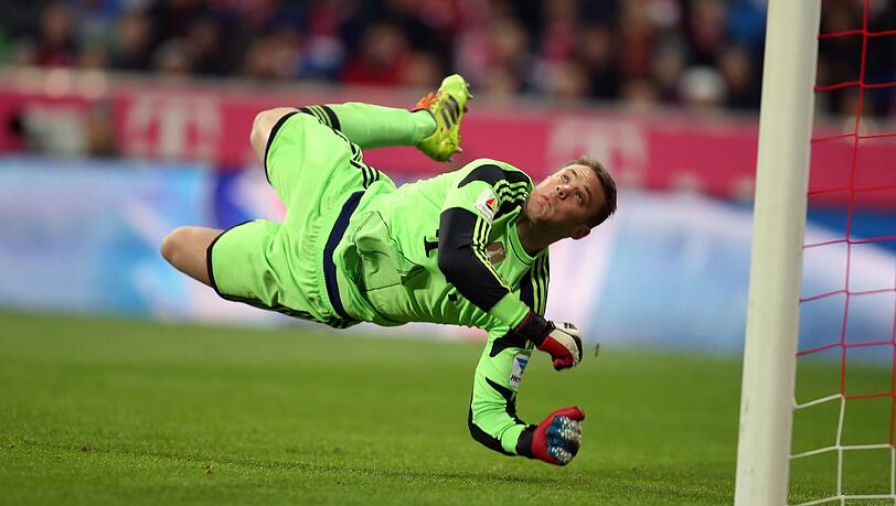 MANUEL NEUER - NOTE 3 - Gut gegen Rolfes&rsquo; Weitschuss (29.), flog später an einer Flanke vorbei (41.). Ansonsten war Frieren angesagt. Beim Gegentor machtlos.