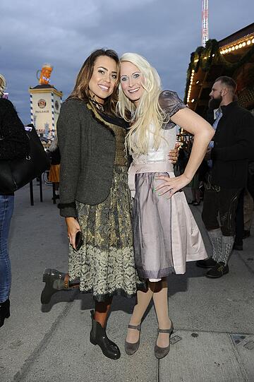 Jessica Paszka und Y.V.E.