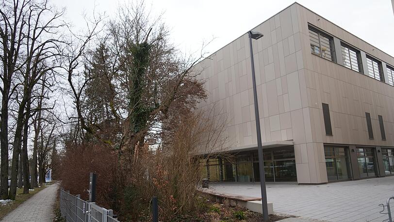 Die Tischtennis-Spieler sind zufrieden mit ihrer Turnhalle an der Balanstraße. Aber ab und zu lüften würden sie auch gerne.