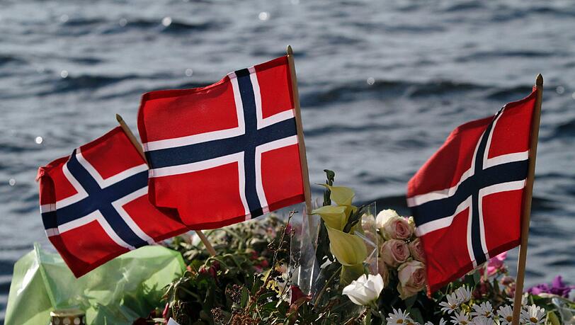 Der als unzurechnungsfähig eingestufte norwegische Attentäter Anders Behring Breivik muss sich wahrscheinlich einer weiteren psychiatrischen Untersuchung unterziehen. Der als unzurechnungsfähig eingestufte norwegische Attentäter Anders Behring Breivik muss sich wahrscheinlich einer weiteren psychiatrischen Untersuchung unterziehen.