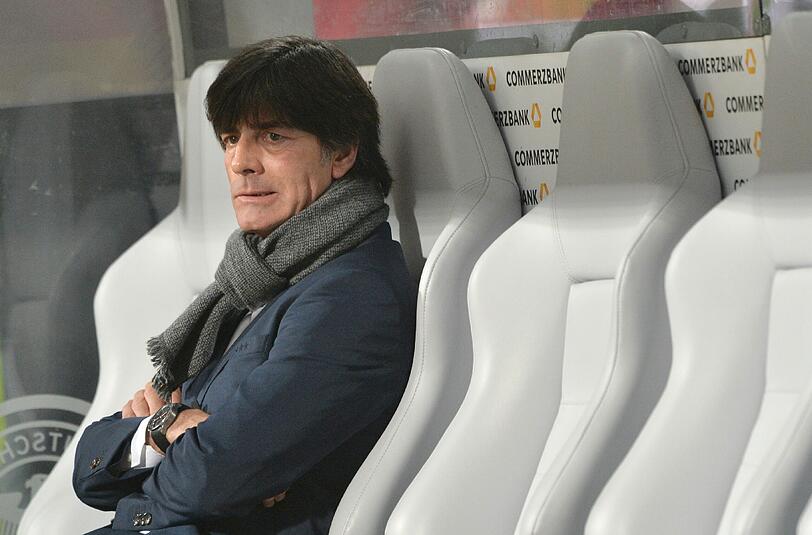 Bundestrainer Joachim Löw verzieht den Mund beim Spiel seiner DFB-Elf gegen Gibraltar.
