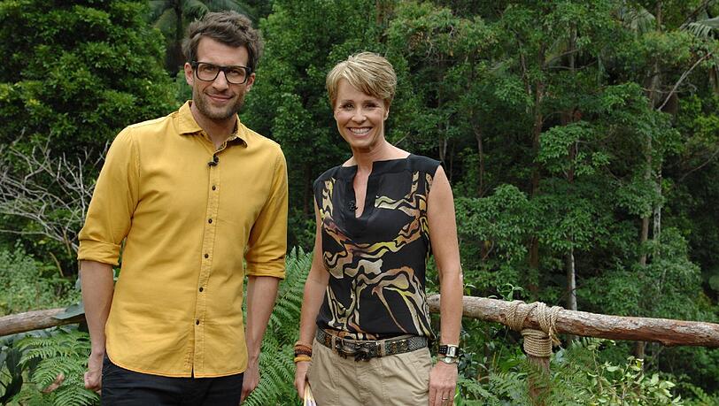 Larissa und Mola werden herzlich von Sonja Zietlow und Daniel Hartwich begrüßt. Larissa und Mola werden herzlich von Sonja Zietlow und Daniel Hartwich begrüßt.