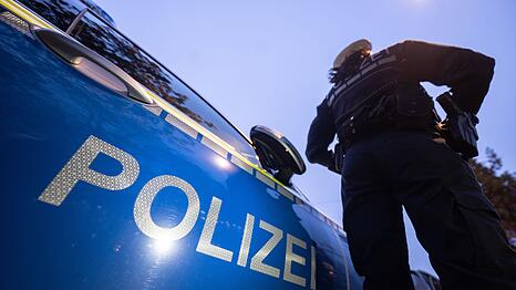 Eine Streife der örtlichen Polizei kam dazu. (Symbolbild)