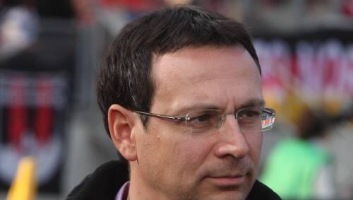 Identifiziert sich voll mit dem Club und soll, laut Aufsichtsrat, auch noch lange bleiben: Manager Martin Bader. Identifiziert sich voll mit dem Club und soll, laut Aufsichtsrat, auch noch lange bleiben: Manager Martin Bader.