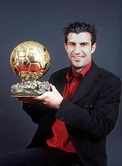 Platz 9: 60 Millionen kostete es Real Madrid Portugals Superstar Luis Figo, Weltfußballer 2000, im Jahre 2000 vom Erzrivalen FC Barcelona zu holen.