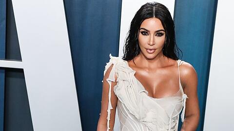 Kim Kardashian muss sich auf Instagram mit kritischen Kommentaren auseinandersetzen.