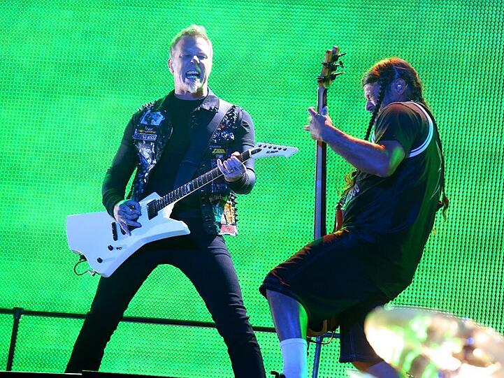 Metallica-Frontman James Hetfield und Basser Rob Trujilo bei einem Auftritt in New Orleans