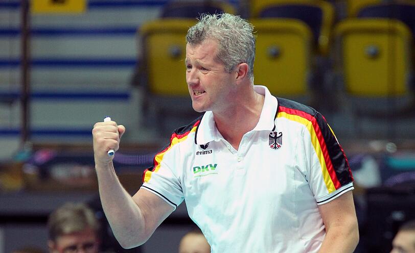 Volleyball-Bundestrainer Vital Heynen will in Berlin die Qualifikation für Olympia 2016 perfekt machen.