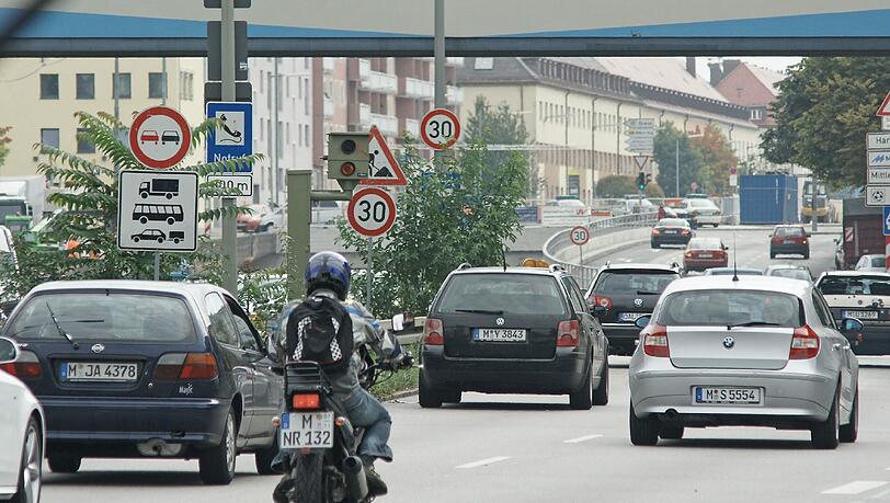 Was passiert an der Tegernseer Landstraße? Was passiert an der Tegernseer Landstraße?