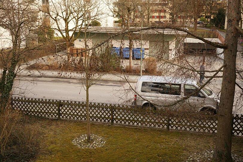 Der Garten in Solln, in dem der Hausmeister eigenen Angaben zufolge immer wieder Lebensmittel findet.