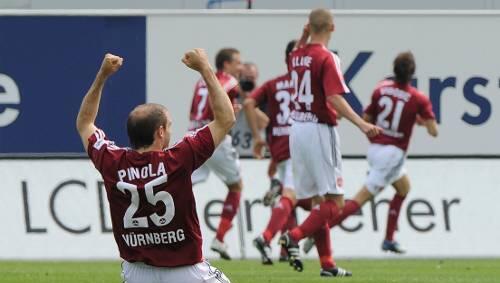 Einmal hatt e der Club, hier Javier Pinola Grund zum Jubeln: Als Dario VIdosic das 1:0 besorgte. Einmal hatt e der Club, hier Javier Pinola Grund zum Jubeln: Als Dario VIdosic das 1:0 besorgte.