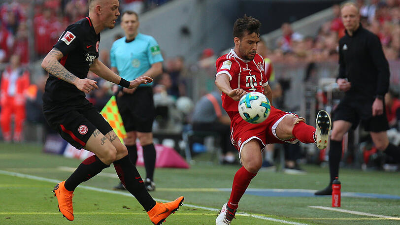 Juan Bernat, Note 4:
Zeigte auch gegen Frankfurt, weshalb er bei Bayern keinesfalls unumstritten ist. Leistete sich gleich in der 11. Minute einen Ballverlust, der zu einer guten Chance für Frankfurt führte. Blieb nach vorne blass.