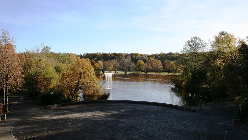 Gefeiert wird auf der Seebühne im Westpark. Gefeiert wird auf der Seebühne im Westpark.