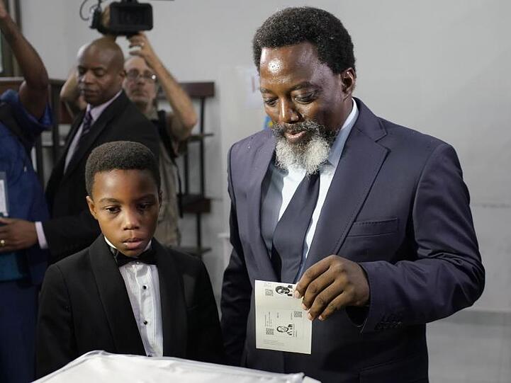 Der kongolesische Präsident Joseph Kabila bei seiner Stimmabgabe in Kinshasa.