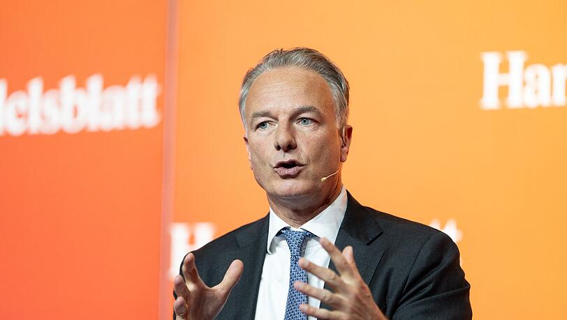 ING-Konzernchef Steven van Rijswijk will am kostenlosen Girokonto bei der 100-Prozent-Tochter ING Deutschland festhalten. ING-Konzernchef Steven van Rijswijk will am kostenlosen Girokonto bei der 100-Prozent-Tochter ING Deutschland festhalten.