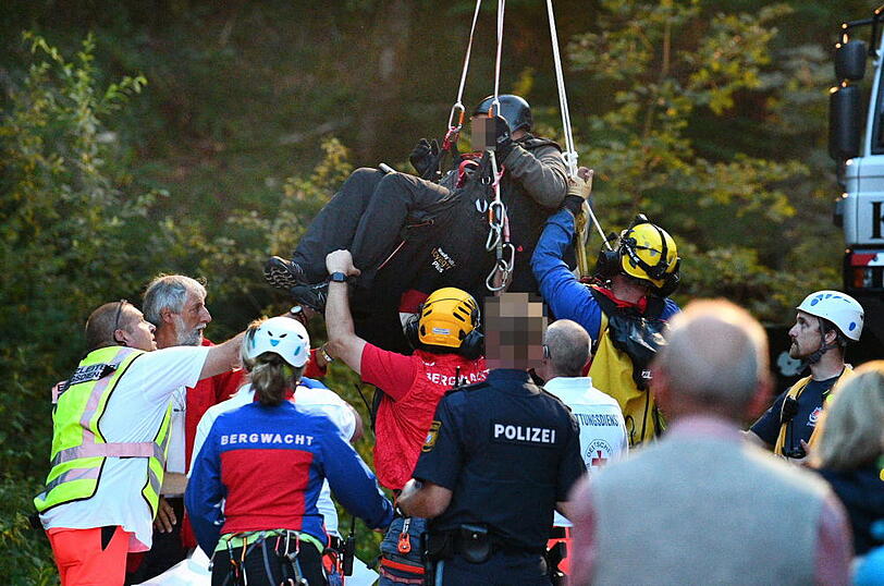 Der Paraglider blieb unverletzt.