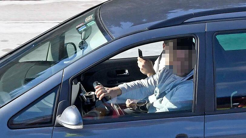 Auf frischer Tat ertappt: Die Gaffer auf der A8.