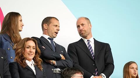 Prominentester England-Fan: Prinz William (hinten r.).