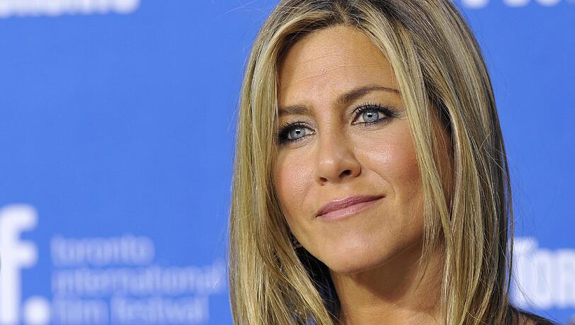 Jennifer Aniston: "Ich habe keine Checkliste mit Dingen, die gemacht werden müssen. Es ist ja nicht so, als wäre ich keine echte Frau, nur weil ich diese Checkliste nicht erfüllt habe. Ich habe schon viele Dinge geboren und ich war schon oft Mutter von Einigem. Ich finde es nicht gerecht so unter Druck gesetzt zu werden.“ Jennifer Aniston: "Ich habe keine Checkliste mit Dingen, die gemacht werden müssen. Es ist ja nicht so, als wäre ich keine echte Frau, nur weil ich diese Checkliste nicht erfüllt habe. Ich habe schon viele Dinge geboren und ich war schon oft Mutter von Einigem. Ich finde es nicht gerecht so unter Druck gesetzt zu werden.“