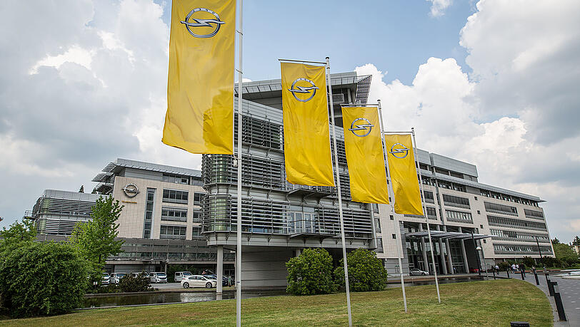 Der Stammsitz von Opel in Rüsselsheim: Dort könnten bei einer möglichen Übernahme rund 5000 Arbeitsplätze wegfallen. Der Stammsitz von Opel in Rüsselsheim: Dort könnten bei einer möglichen Übernahme rund 5000 Arbeitsplätze wegfallen.